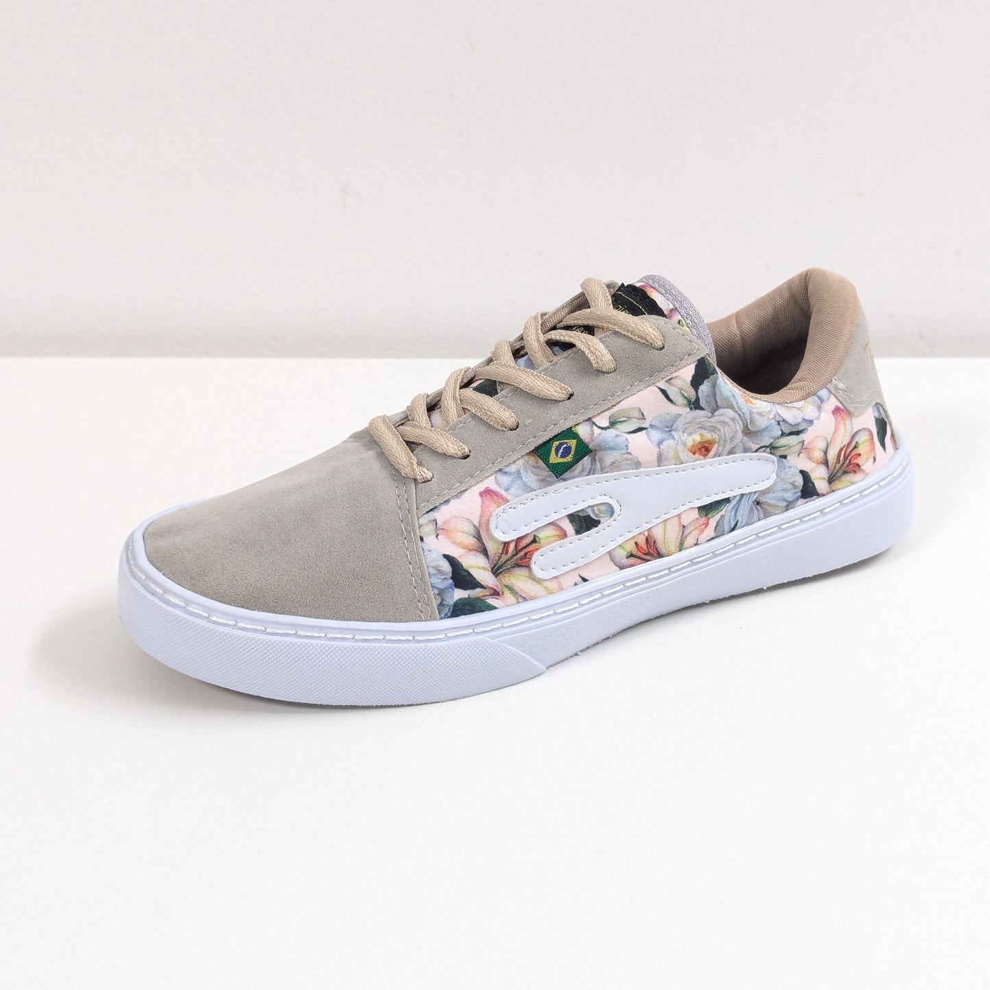 Taygra Urbano - Floral Gray